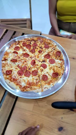 Las mejores pizzerías cercanas en Arroyo Salado, tu guía de sabor auténtico