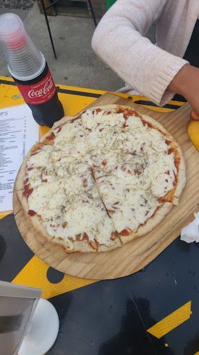 Pizzeriums street pizza